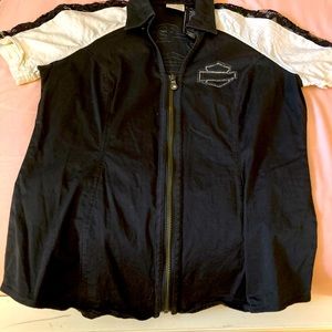 Harley Davidson short- sleeved zip up shirt size medium